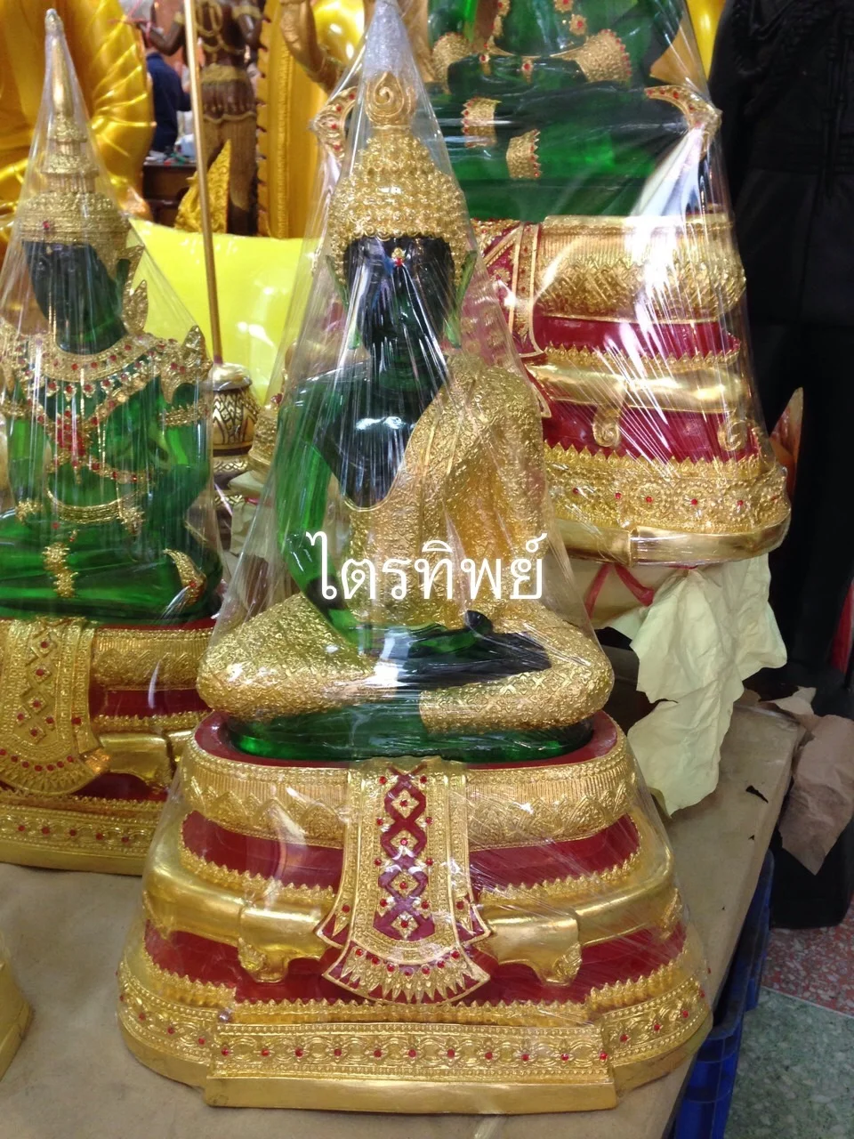 พระแก้วมรกต 15" ฤดูฝน