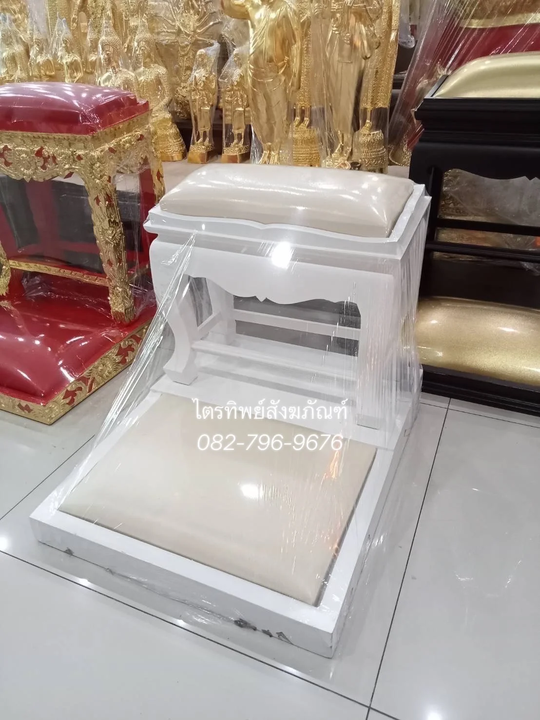 โต๊ะกราบคุกเข่า สีขาว