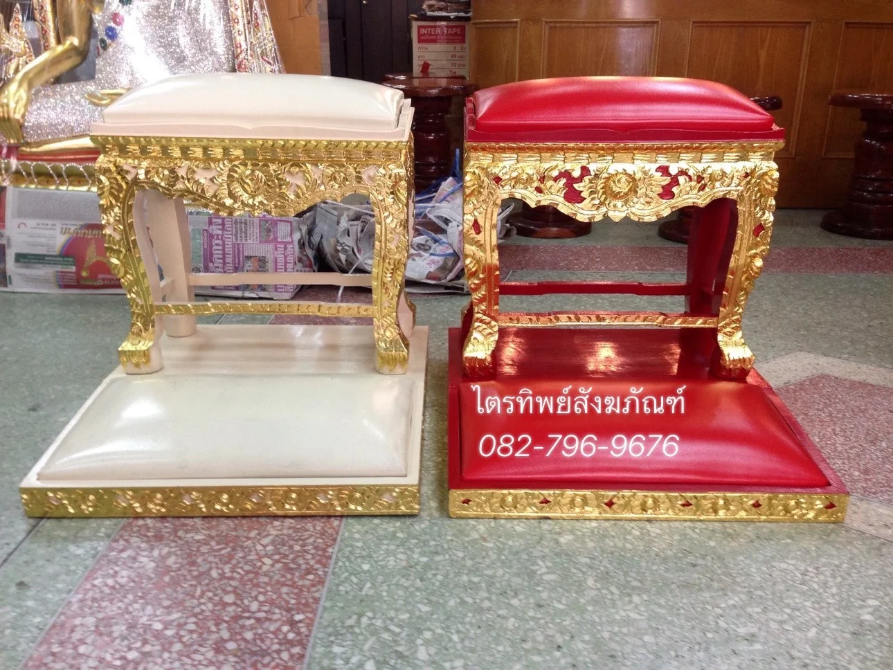 โต๊ะกราบคุกเข่า แกะลาย ปิดทอง สีแดง/ครีม