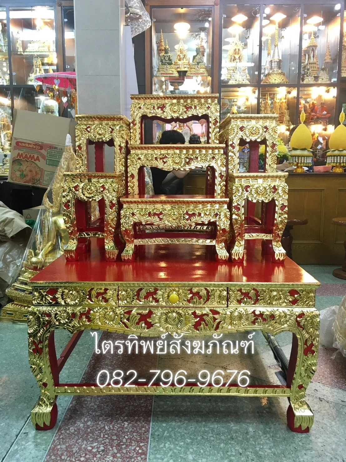 โต๊ะหมู่ 7 แกะลาย ปิดทอง สีแดง
