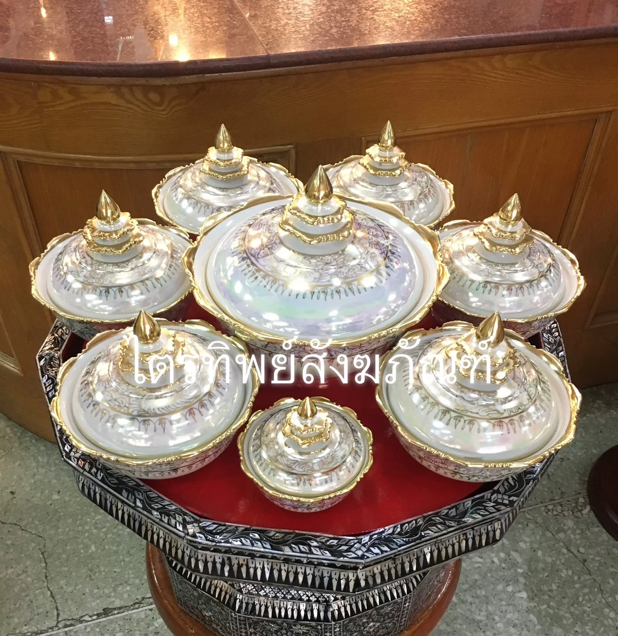 ตะลุ่มมุกพร้อมชุดถวายข้าวพระ