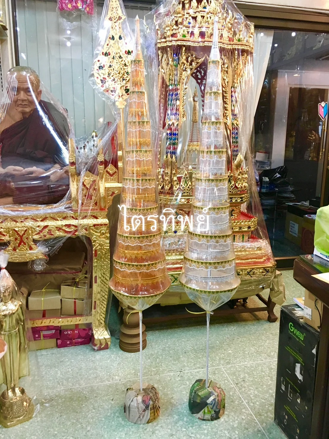 ฉัตรดิ้นเงิน-ทอง สูง 1.6 ม.