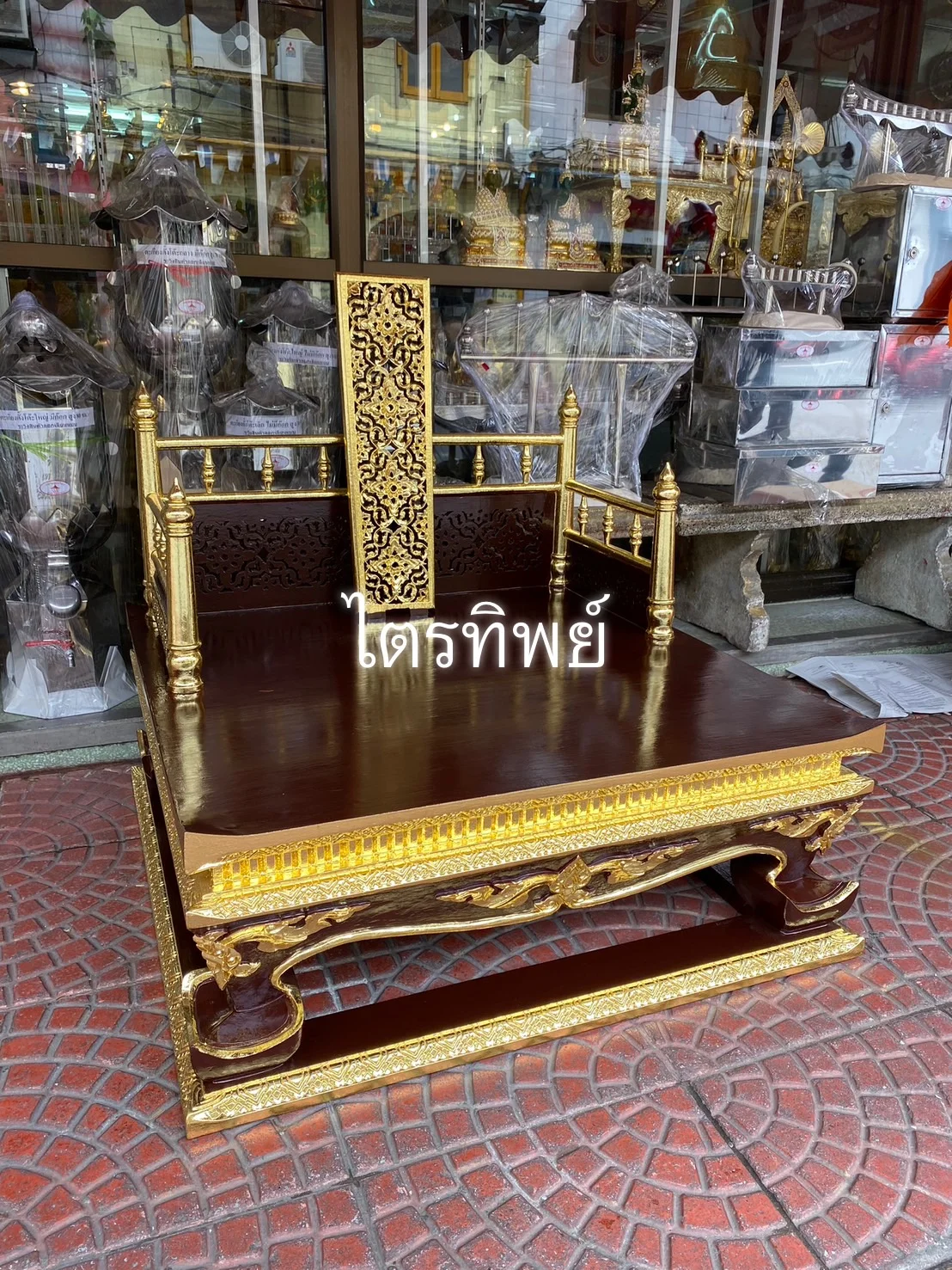 ธรรมาสน์ไม้สัก ชั้นเดียว ขาแขก ปิดทอง