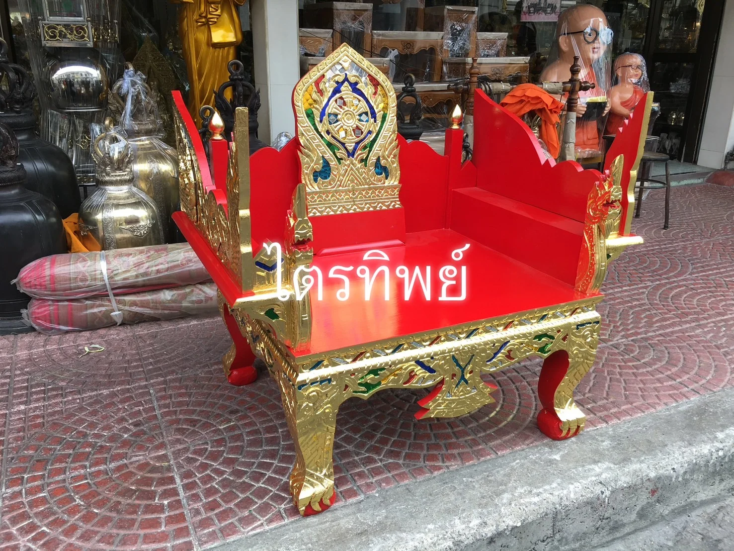 ธรรมาสน์ชั้นเดียว ปิดทอง ติดกระจกสี