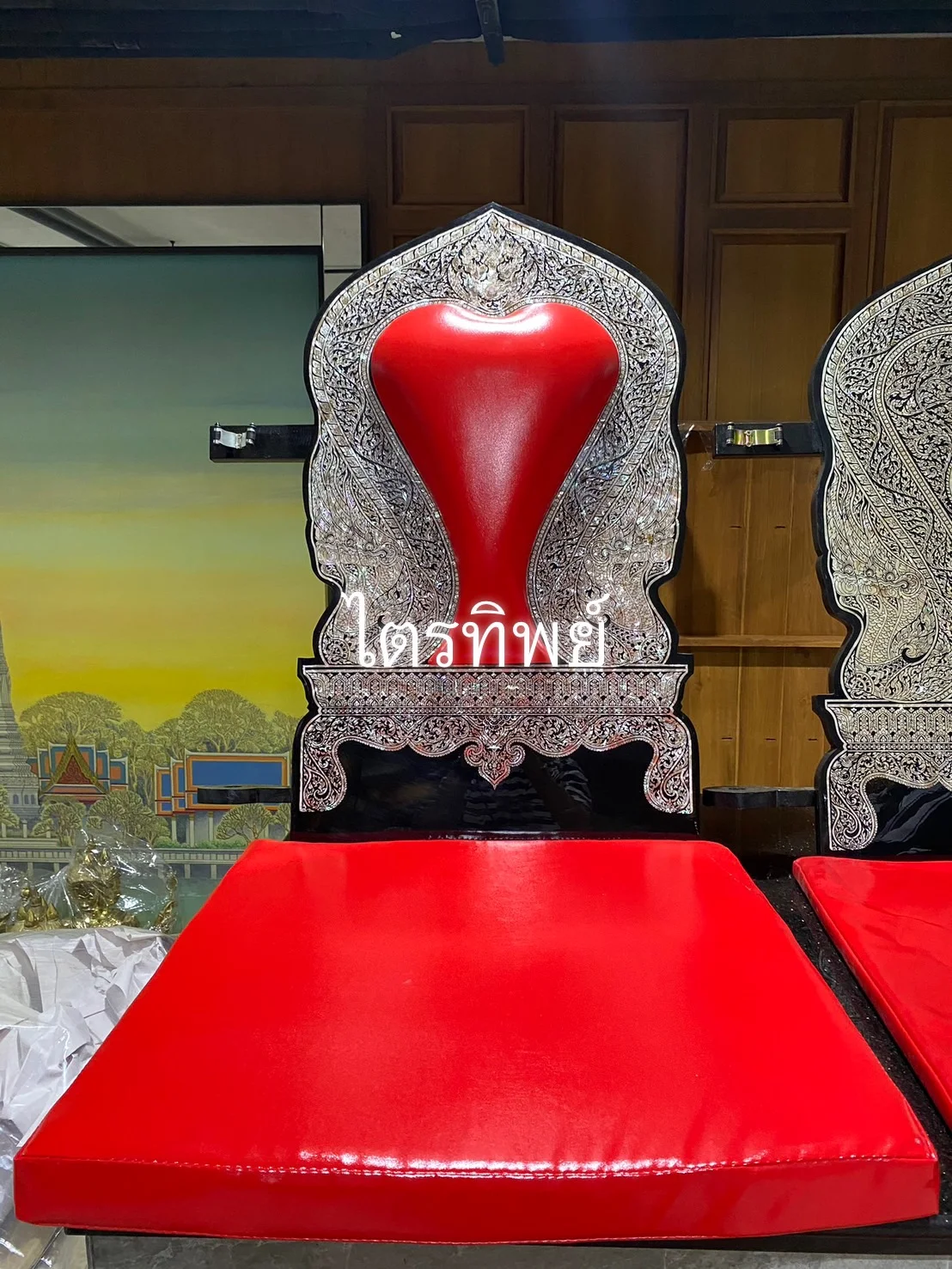อาสนะมุก ใหญ่