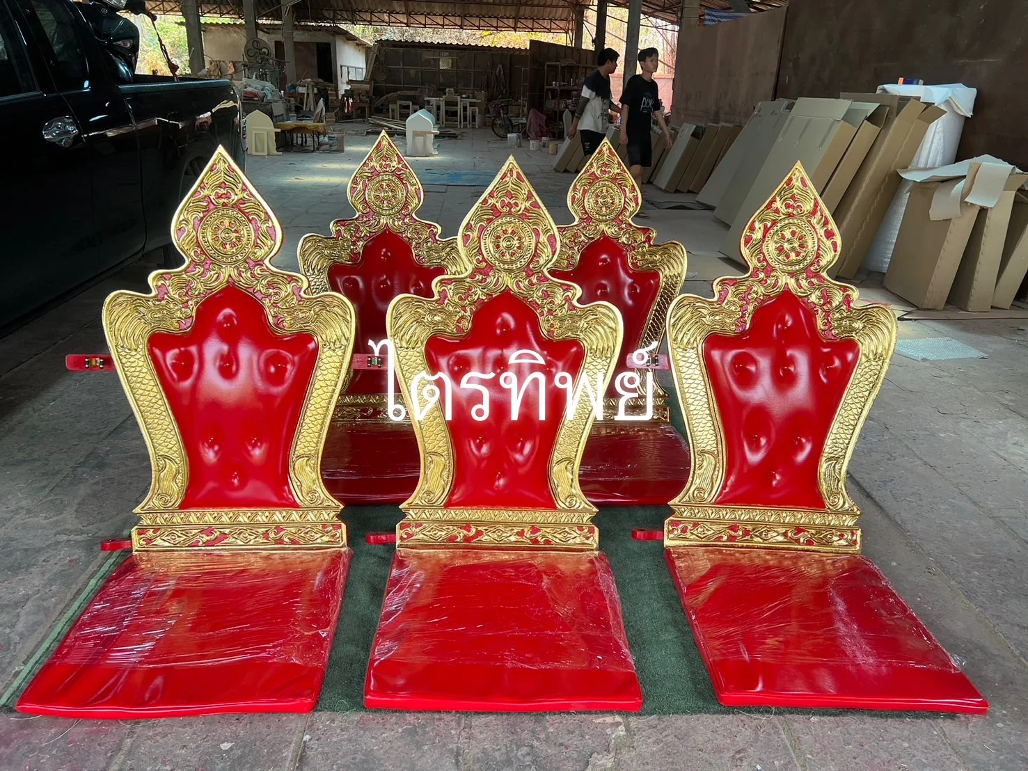 อาสนะมังกรใหญ่ ปิดทอง สีแดง