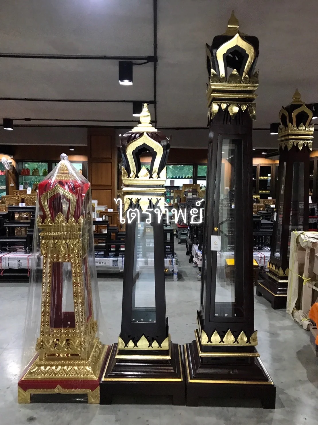 ตู้เทียนชัย สูง 1.7 / 2 / 2.6 ม. ปิดทอง/สีโอ๊ค
