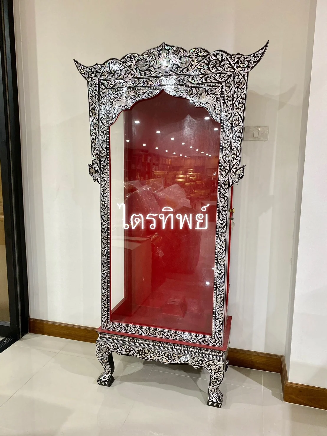 ตู้พัดยศมุก