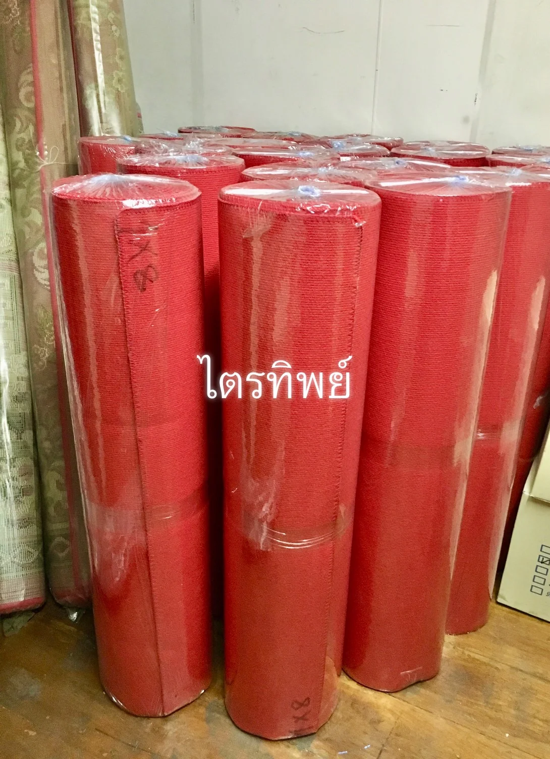พรมแดง เรียบ 1x8 / 1x10 ม.