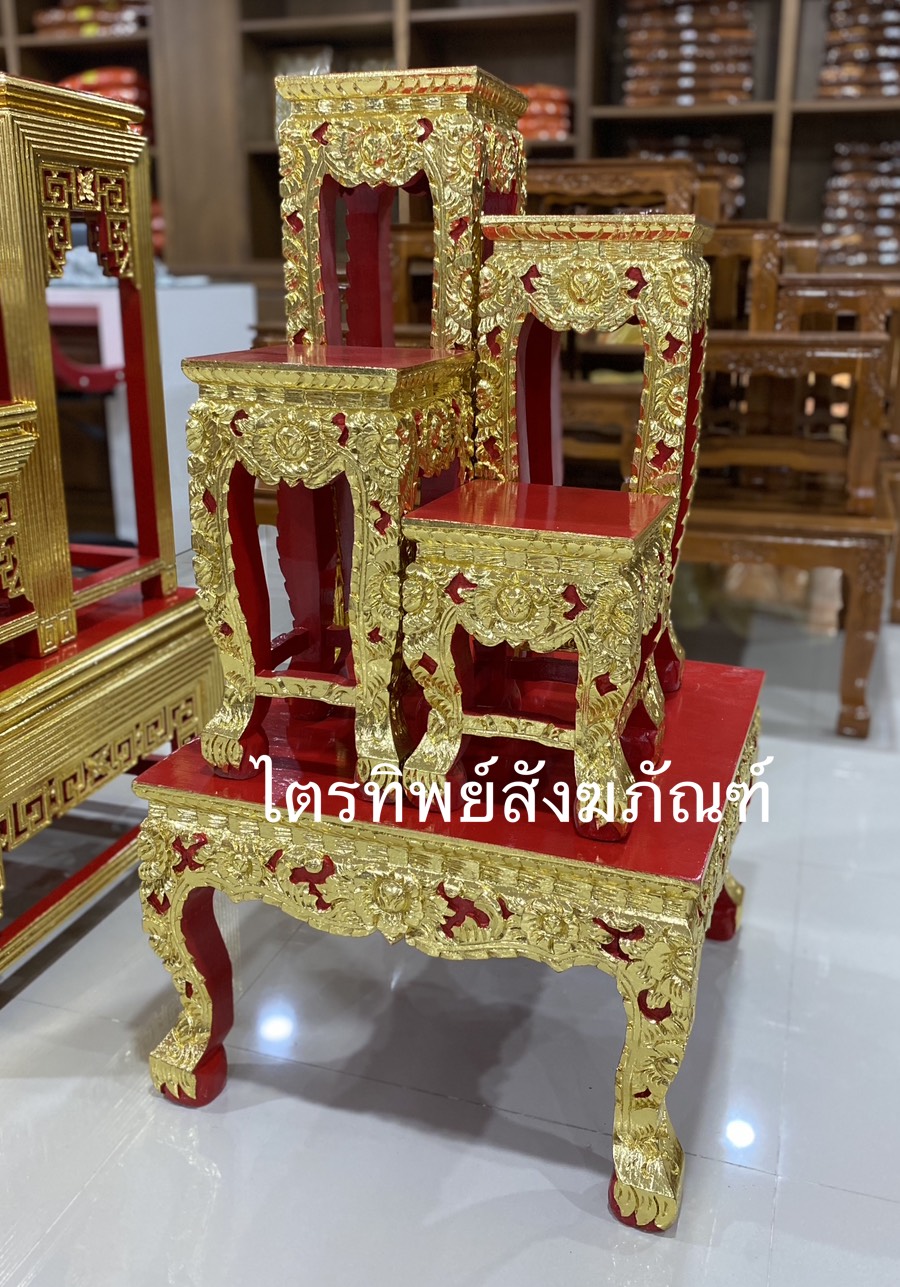โต๊ะซัดหมู่ 4 แกะลายปิดทอง สีแดง
