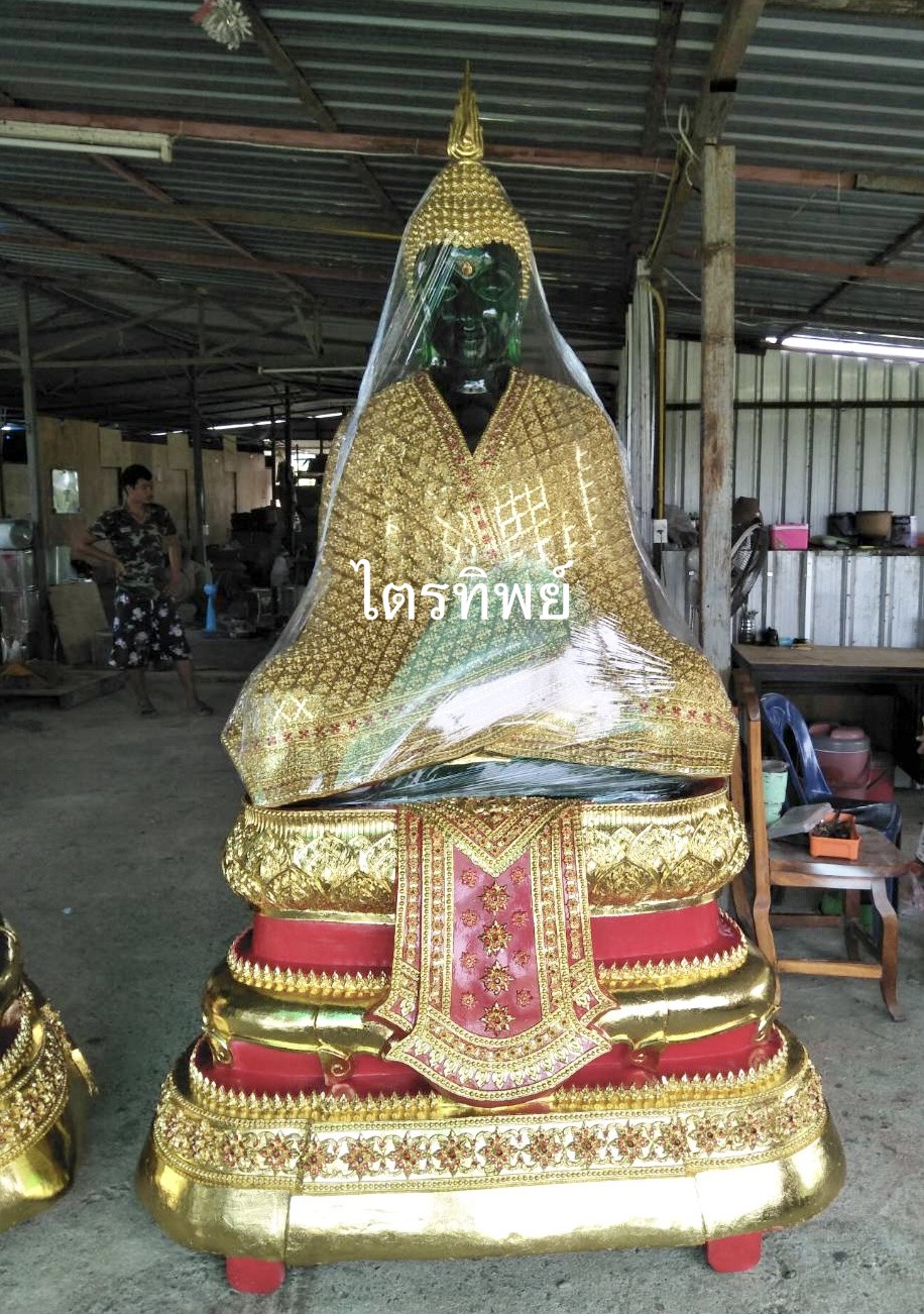 พระแก้วมรกต 40 นิ้ว ฤดูหนาว