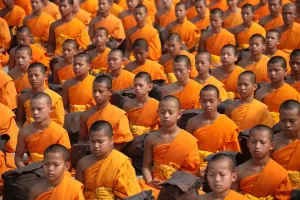 “ผ้าไตรจีวร” ราคาเท่าไรถึงจะได้คุณภาพ