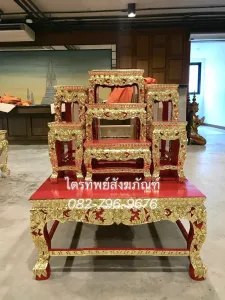 โต๊ะหมู่ 7 แกะลายปิดทอง สีแดง