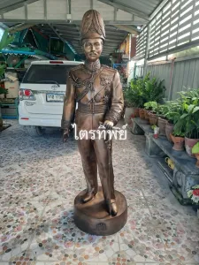 รัชกาลที่ 5 สูง 1.8 ม.