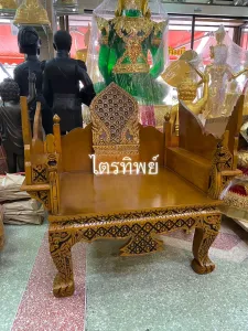 ธรรมาสน์ไม้สัก แกะลาย สีน้ำมัน