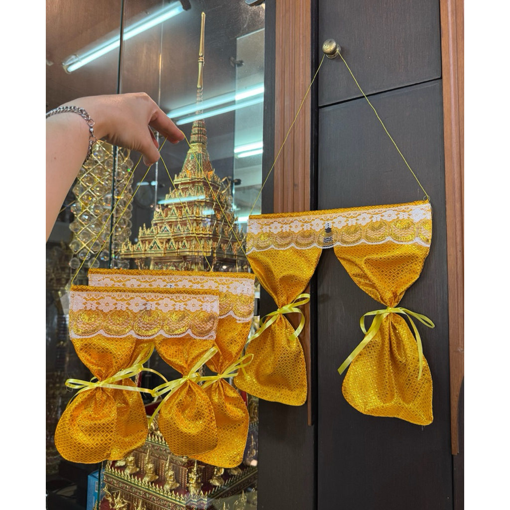ผ้าม่านศาล ผ้าตาดทอง 3